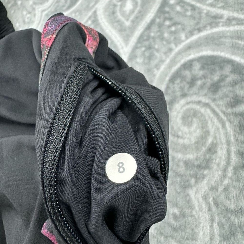 Womens Lululemon Tracker Short - Picture 6 of 7